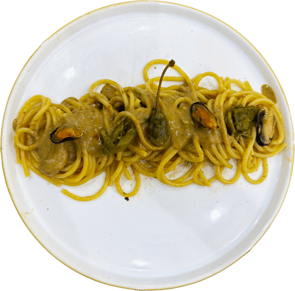 Spaghettoni di Gragnano con cozze e peperoncini verdi e cucunci